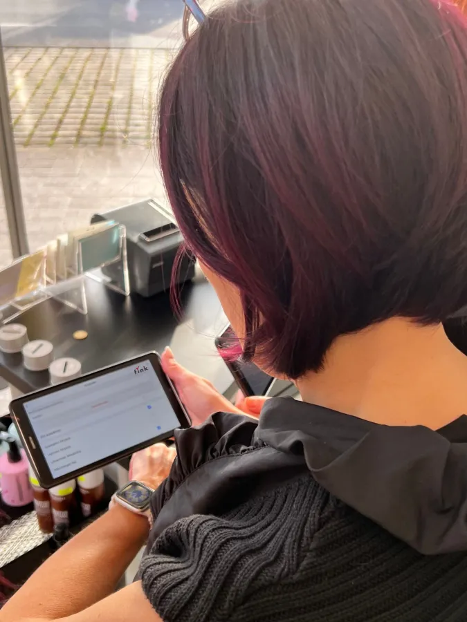 Das Fink System im Einsatz bei KLIPP Frisör (© Frederike Rüdisser)