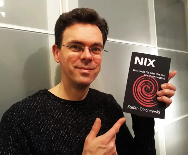 Viel Lärm um NIX - Stefan Olschewski veröffentlicht ein Buch mit leeren Seiten und landet einen Bestseller Bild: Viel Lärm um NIX - Stefan Olschewski veröffentlicht ein Buch mit leeren Seiten und landet einen Bestseller