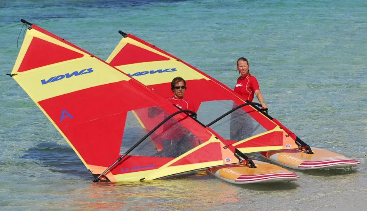 Der Verband Deutscher Wassersportschulen e.V. bietet Wassersportfans ganzjährig Jobs in der Sonne an