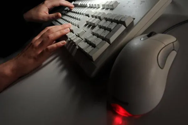 Bild: Gökdeniz Özcetin (Die Linke) wird opfer rechtsextremer Gewalt