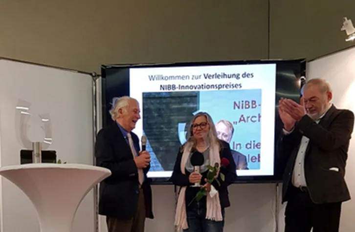 Bild: “Sie brennt für das Erfinderwesen!” - Helga König ausgezeichnet