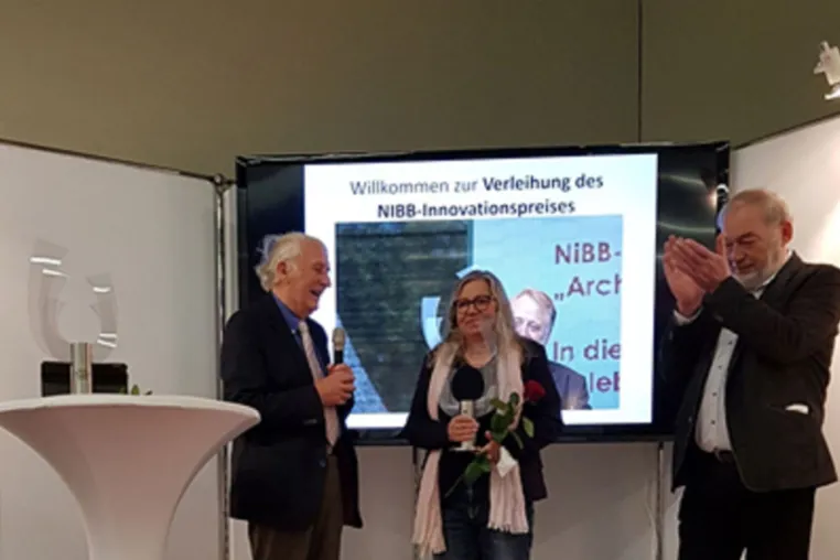 “Sie brennt für das Erfinderwesen!” - Helga König ausgezeichnet Bild: “Sie brennt für das Erfinderwesen!” - Helga König ausgezeichnet