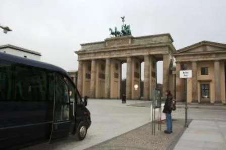Bild: Berlin Stadtführungen: Pfiffige Berlin Stadtführer begleiten Stadtrundfahrten