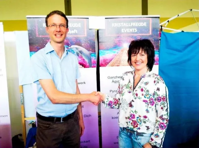 Bild: Kristallfreude-Gemeinschaft erreicht 1.000 Mitglieder