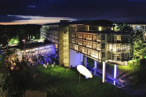 Bild: Konferenzmedienstar und Top-Tagungshotel – Kongresshotel Potsdam