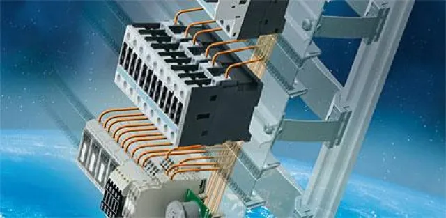 Schaltschrankbau in der dritten Dimension Bild: Schaltschrankbau in der dritten Dimension