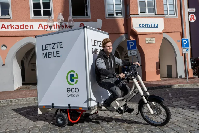 Bild: Neueste Technik und geballtes Logistik Know how rollt los!