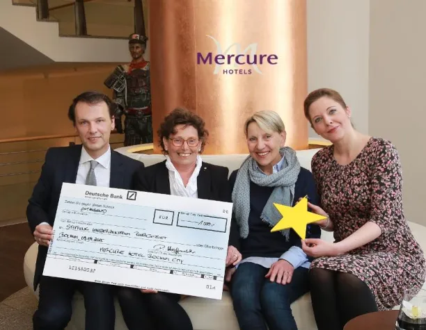 Bild: Mercure Hotel Bochum City spendet 1.000 Euro für kranke Kinder im Ruhrgebiet