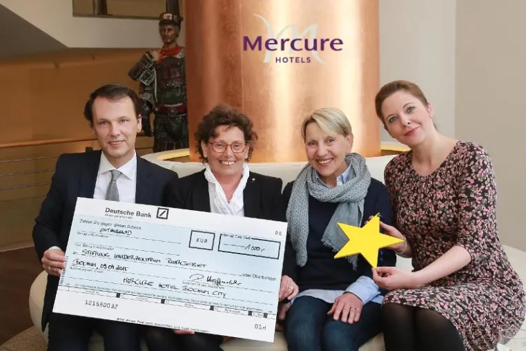 Bild: Mercure Hotel Bochum City spendet 1.000 Euro für kranke Kinder im Ruhrgebiet