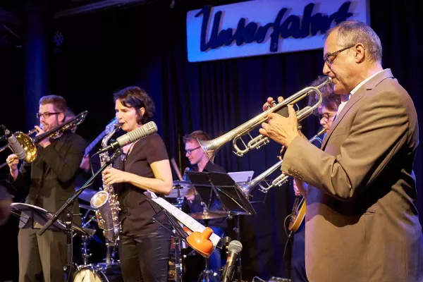 Bild: Münchner Berufsfachschule für Rock, Pop und Jazz sichtet neue Talente