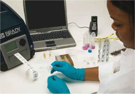 Laborbedarf: Etiketten und Drucker für das GLP-konforme Arbeiten im Labor Bild: Laborbedarf: Etiketten und Drucker für das GLP-konforme Arbeiten im Labor