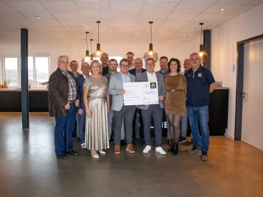 Bild: Spende statt Geschenke: COMLINE spendet 5.000 € an den Blieskasteler Schutzengelverein