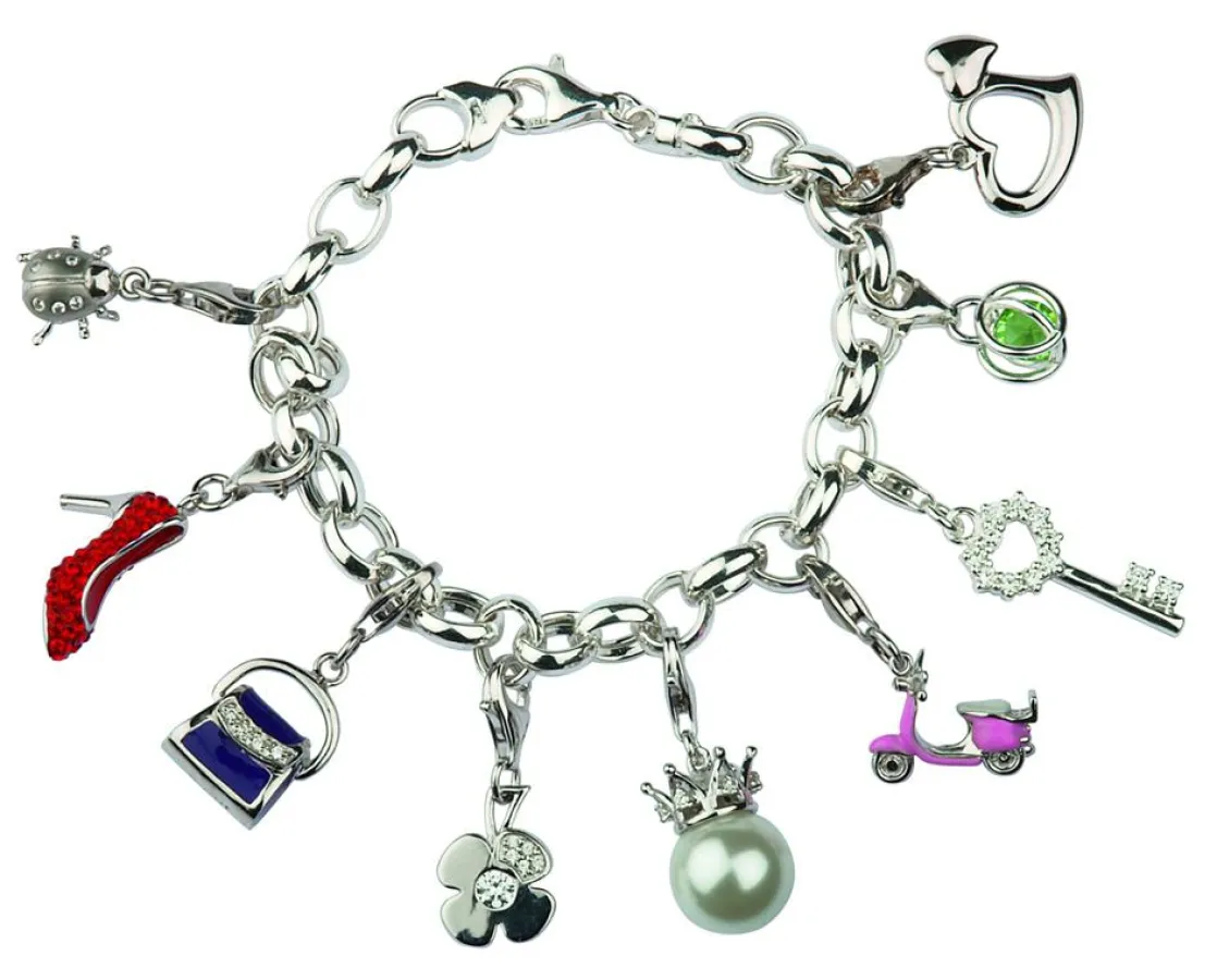 Beispielansicht eines individuell erstellten Armbandes mit Einhängern (Charms)