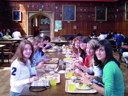 Bild: Günstig ins Ausland mit Teilstipendium und Sonderrabatt - Sprachreisen für Jugendliche und junge Erwachsene