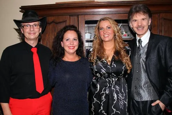 Bild: Musikfieber bei der Original Kultshow von Mike Dee