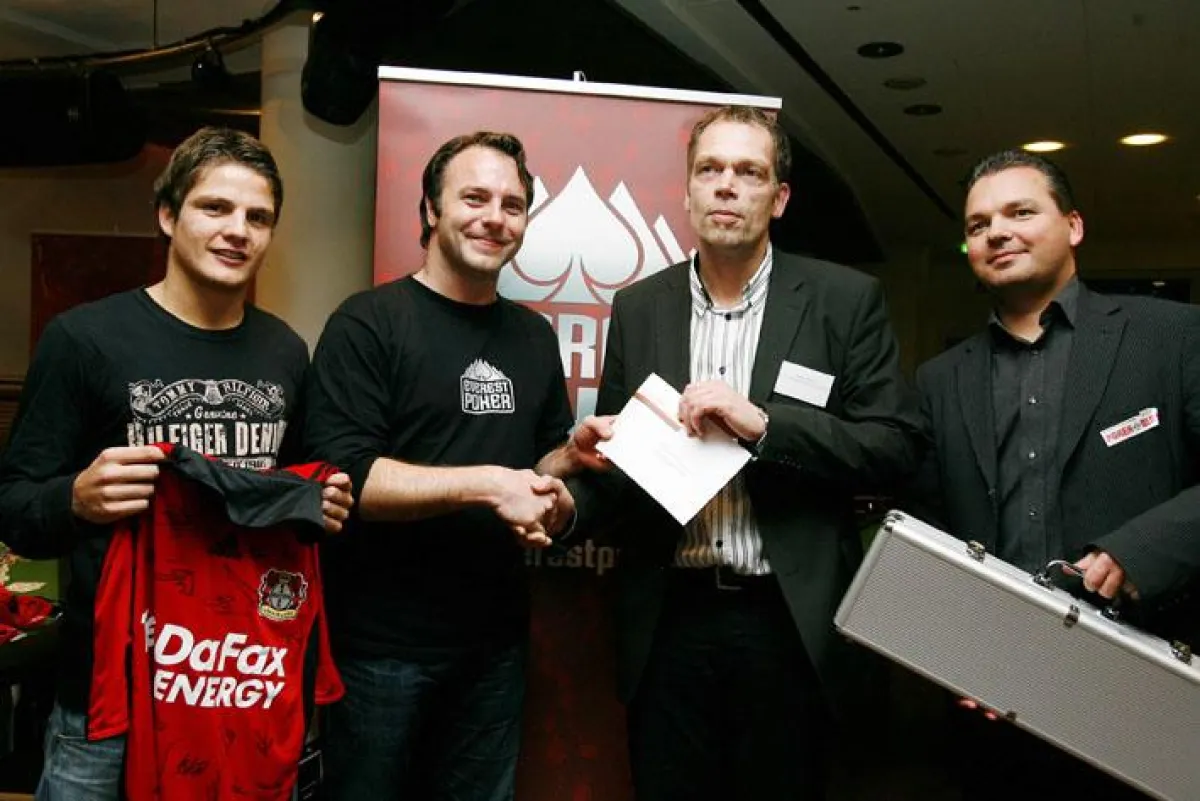 Bayer04 Spieler: Pirmin Schwegler (2. Platz), Olaf Schimpf (Everest Poker), Heiko Meyer (1. Platz), Jan-Peter Jachtmann (3. Platz)