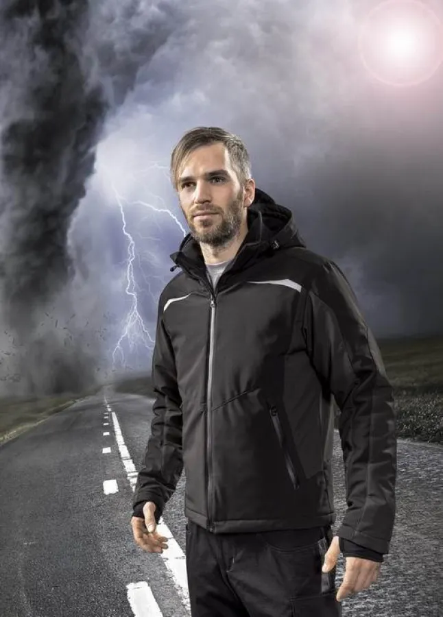 Softshelljacken von Kübler - die idealen Begleiter im Arbeitsalltag. Pressefoto: Kübler