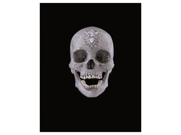 Bild: Diamanten-Glanz im MUCA: Damien Hirsts ikonischer Schädel erstrahlt in München