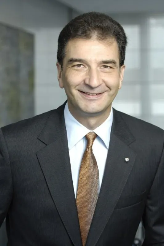 Central Vorstandsvorsitzender Dr. Joachim von Rieth