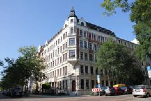 Bild: DIP-Partner AENGEVELT vermittelt Wohn-/Geschäftshaus in Magdeburg