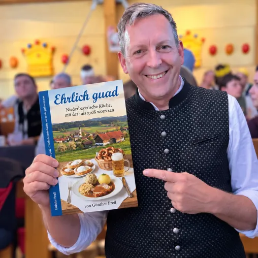 „Ehrlich guad“: Niederbayerisches Kochbuch bewahrt Familienrezepte für die nächste Generation Bild: „Ehrlich guad“: Niederbayerisches Kochbuch bewahrt Familienrezepte für die nächste Generation