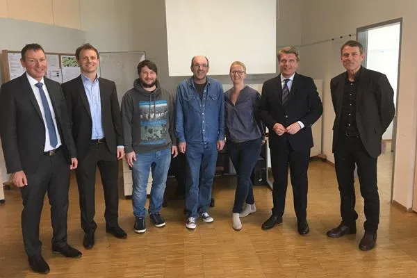 Bild: Bundestagsabgeordneter Thomas Bareiß informiert sich im Berufsbildungswerk