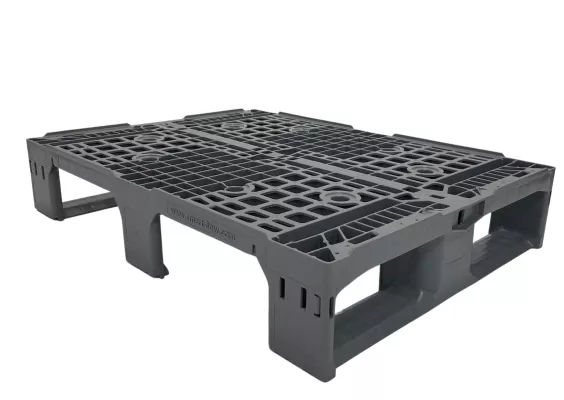 Bild: Smart-Flow Europe SA setzt auf ihre neue „halbe“ Eurokunststoffpalette SF600PREM 