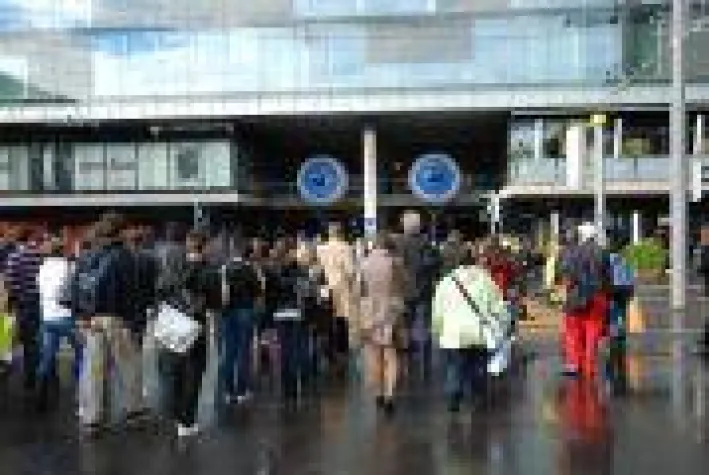 Bild: EVOLUTION Leuchtballone als Riesen-Blickfang