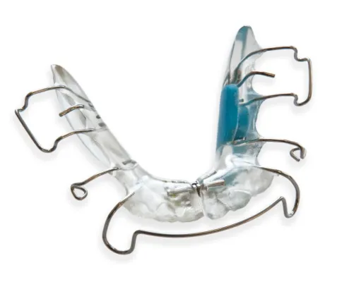 IDS 2011: Mikrochip maximiert Therapieerfolg bei herausnehmbaren Zahnspangen Bild: IDS 2011: Mikrochip maximiert Therapieerfolg bei herausnehmbaren Zahnspangen