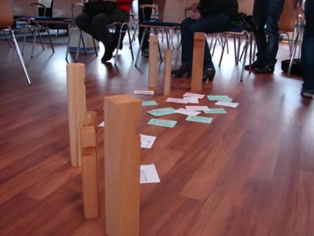 Pflegeeltern sind Teil eines größeren Systems, das ein Pflegekind umgibt.