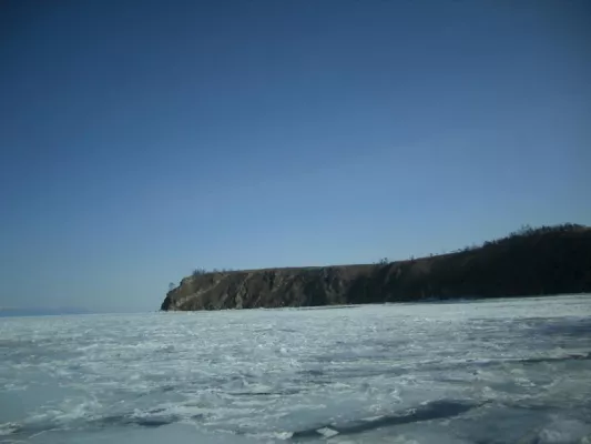 Osterspaziergang auf dem Baikalsee Bild: Osterspaziergang auf dem Baikalsee