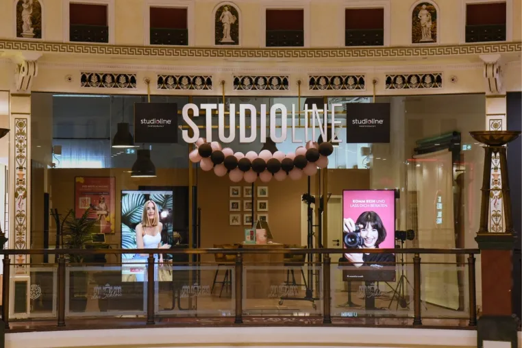 studioline eröffnet neu renoviertes Fotostudio im Schloss Berlin-Steglitz Bild: studioline eröffnet neu renoviertes Fotostudio im Schloss Berlin-Steglitz