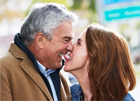 Bild: Deutschlands Pärchen machen den Zungentest