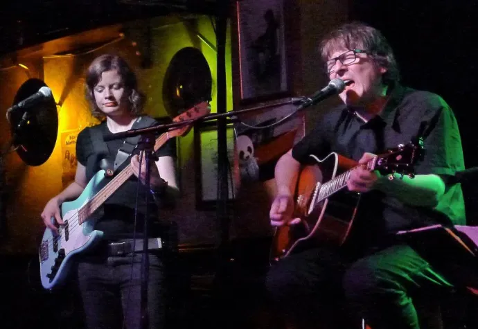 Bild: Butterfly On A Wheel – ungewöhnliche Klänge im Rickenbackers