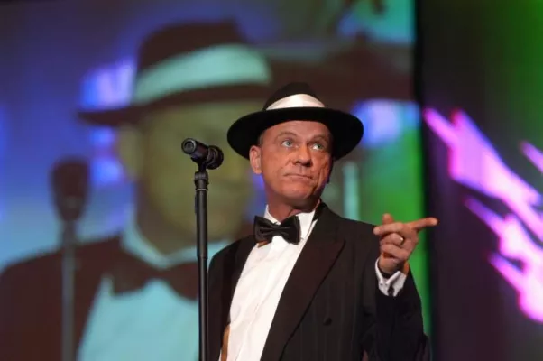 Große Frank Sinatra Bigband-Show im Maritim Hotel Berlin ‚I'm Dreaming Of A White Christmas‘ Bild: Große Frank Sinatra Bigband-Show im Maritim Hotel Berlin ‚I'm Dreaming Of A White Christmas‘