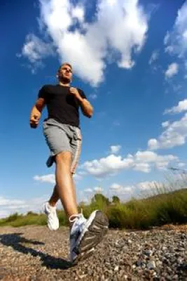 Bild: Gesund abnehmen durch Joggen mit dem JogStyle aus dem Hause Omron Healthcare