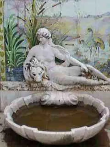 Bild: Algarve - Marmorstatuen aus dem Schlosspark in Estoí geraubt