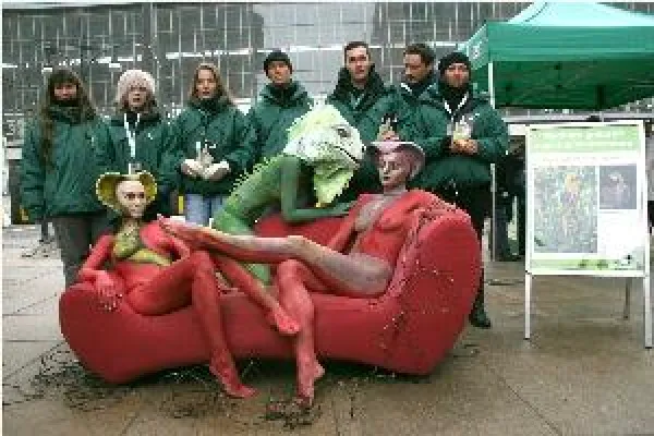 Bild: aktion tier startet Tierschutzkampagne Wildtiere gehören nicht ins Wohnzimmer –artgerecht ist nur die Freiheit