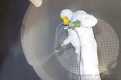 Bild: Ceramic Polymer: Innenbeschichtung von großformatigen Kies- und Aktivkohlefiltertanks mit PROGUARD CN 200