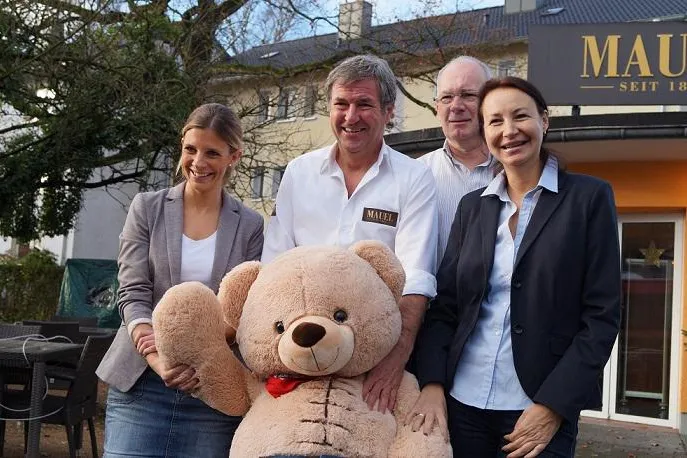 Bild: Jahr für Jahr 5.000 Euro für herzkranke Kinder - Traditionsbäckerei unterstützt junge Bonner Stiftung