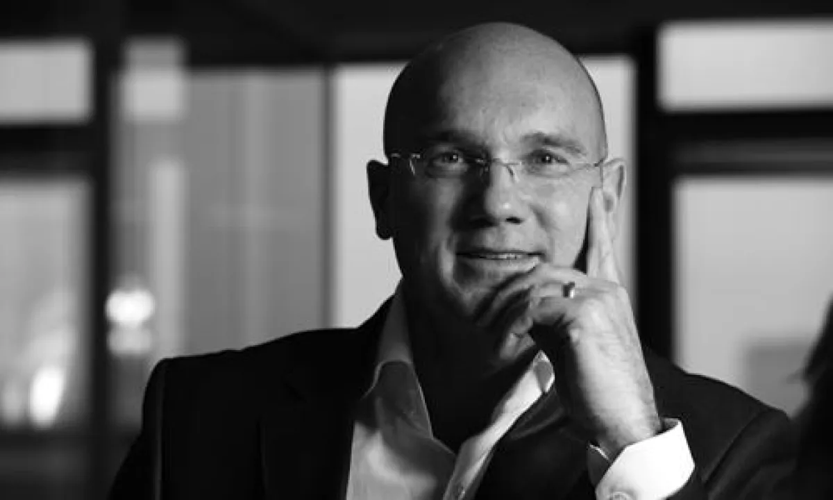 Zufrieden. TLC Marketing Deutschland-Chef Chris Doerstling - jetzt auch bei XING