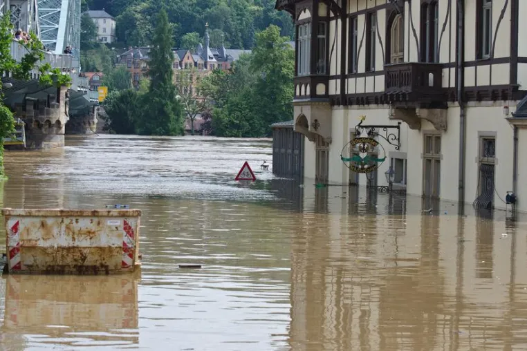 Die imowell GmbH unterstützt Hochwasser-Opfer mit vergünstigten Infrarotheizungen zur Gebäudetrocknung Bild: Die imowell GmbH unterstützt Hochwasser-Opfer mit vergünstigten Infrarotheizungen zur Gebäudetrocknung