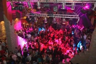 Bild: Über 2500 Gäste feierten die Eröffnung des JUBY Q