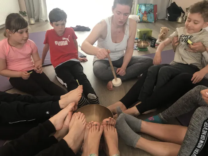 Familienyoga in Lübben– Gemeinsam eine Auszeit vom Alltag nehmen Bild: Familienyoga in Lübben– Gemeinsam eine Auszeit vom Alltag nehmen