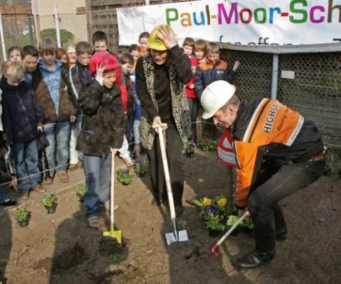 Bild: Herzliche Einladung zum Fototermin - Spatenstich für den Neubau eines Seniorenzentrums in Berlin-Reinickendorf
