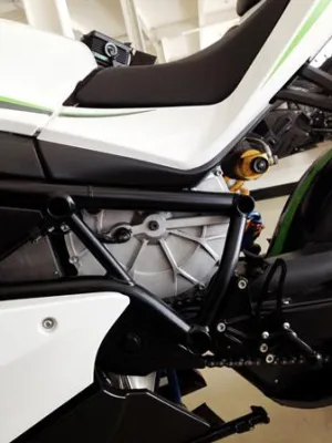 Die Technologien der CRP im Dienst des ersten italienischen Elektro-Sportmotorrads Bild: Die Technologien der CRP im Dienst des ersten italienischen Elektro-Sportmotorrads