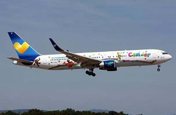 Bild: Ferienflieger spendet 100.000 Euro