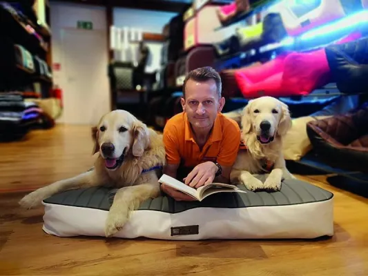 Bild: Therapiehunde unterstützen – Menschen helfen mit DOGSTYLER(R)