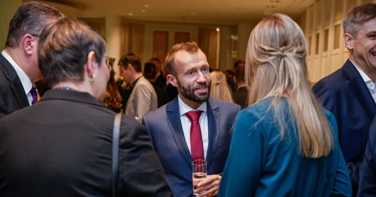 EUPD Research initiiert Nachhaltigkeitsgipfel im historischen Steigenberger Icon Grandhotel Petersberg Bild: EUPD Research initiiert Nachhaltigkeitsgipfel im historischen Steigenberger Icon Grandhotel Petersberg