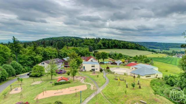 Realschule und dann? - FOS Sozialwesen im Lietz Internat Hohenwehrda Bild: Realschule und dann? - FOS Sozialwesen im Lietz Internat Hohenwehrda